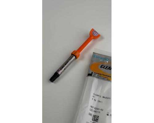 Clearfil Majesty Posterior (Постеріор) матеріал реставраційний композитний, шприц 4,9г, 2581-EU Kuraray Dental A2,шт.
